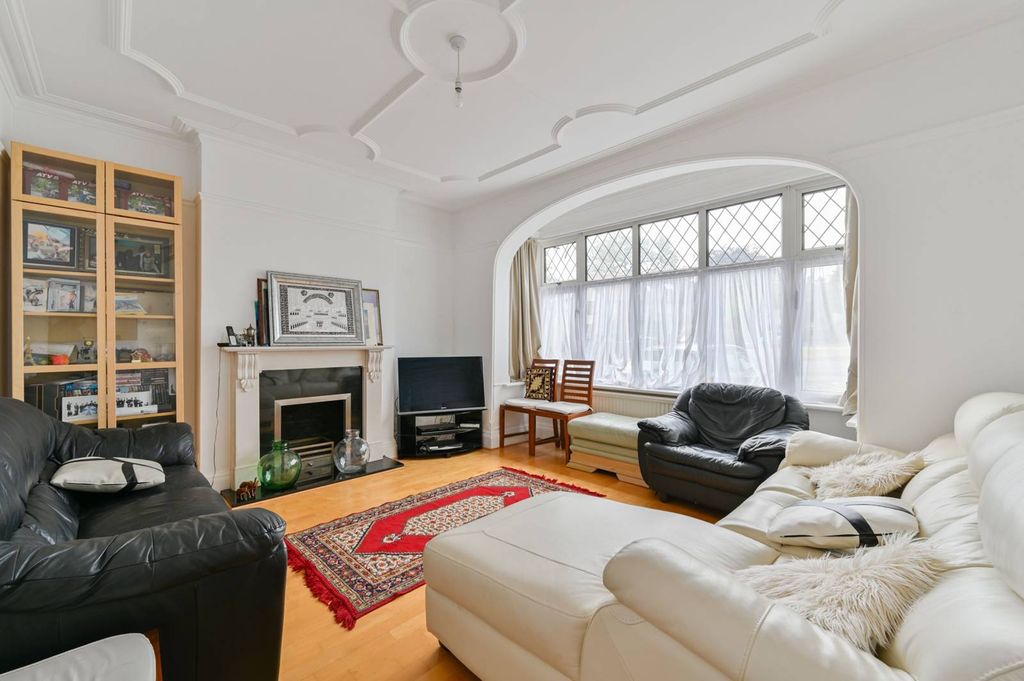 Property photo 2 of 15
