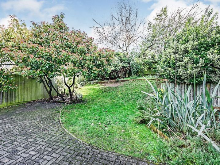 Property photo 2 of 23