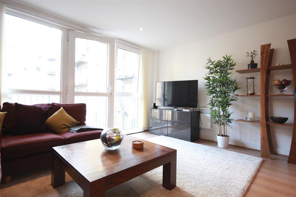 Property photo 3 of 8 Property Photo