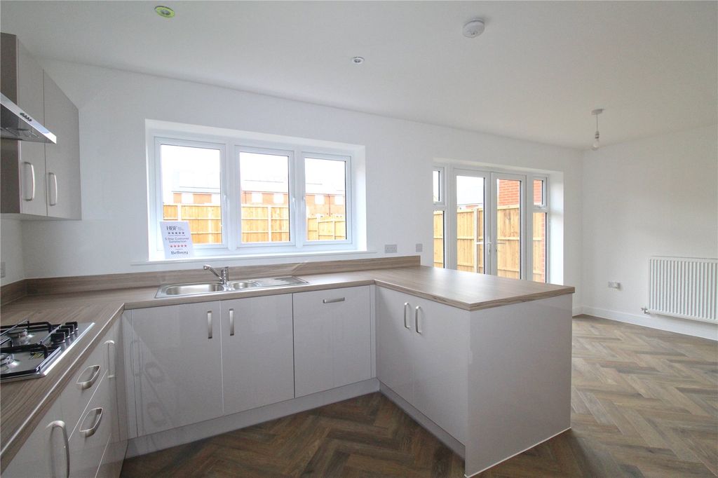 Property photo 3 of 19 Picture No. 30