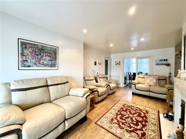 Property photo 2 of 13 Lounge