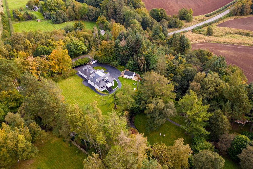Property photo 2 of 35 Bolton Muir Lodge