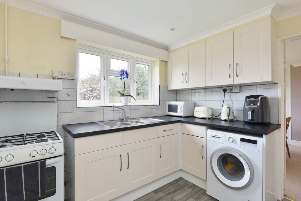 Property photo 3 of 17 40373211