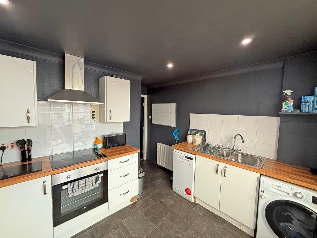 Property photo 3 of 10 Img_4748