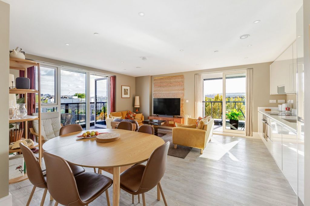 Property photo 1 of 10 Kit/Sit/Dining Area