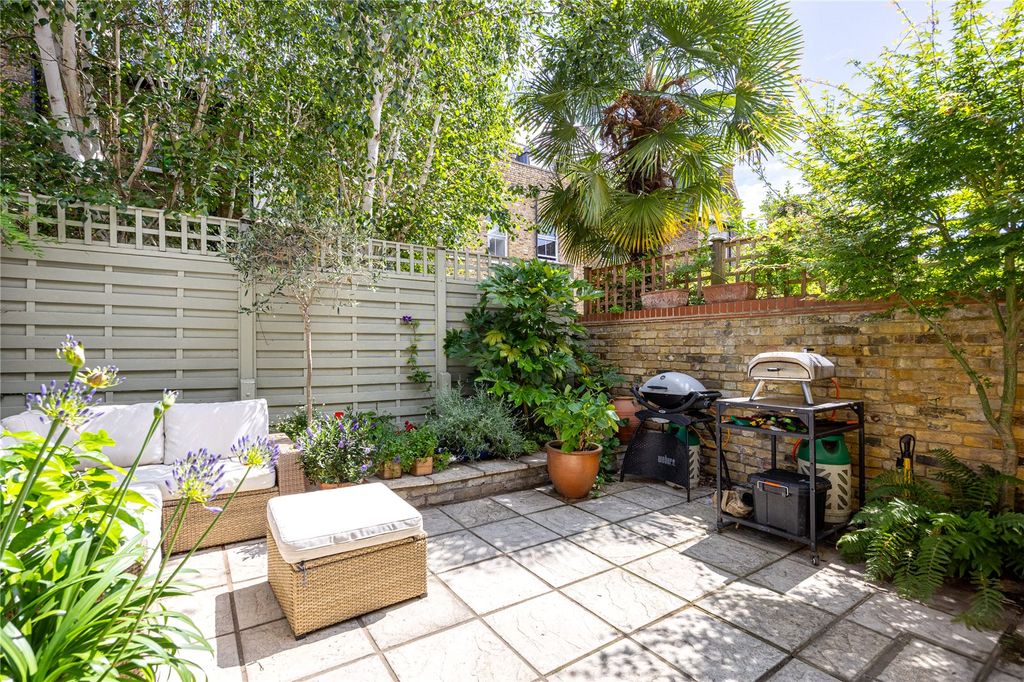 Property photo 1 of 13 Garden
