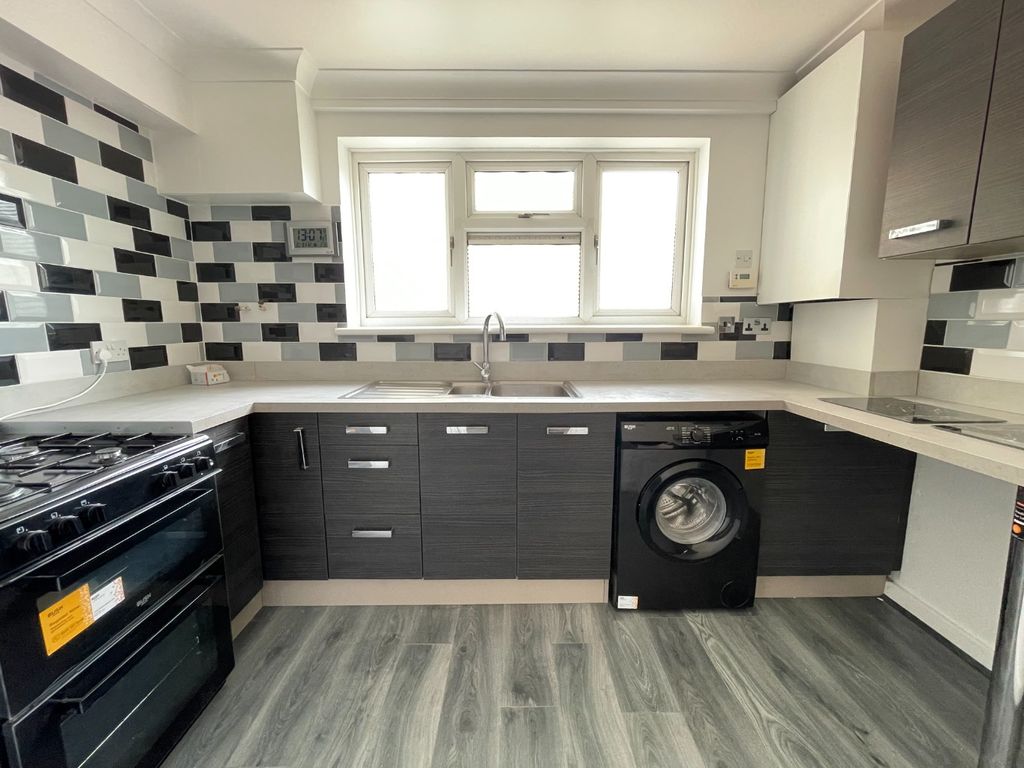 Property photo 2 of 7 3563931