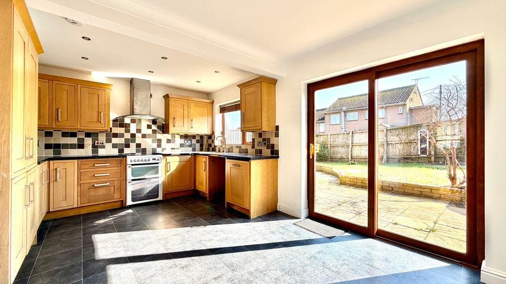 Property photo 3 of 12 Kitchen/Dining Area
