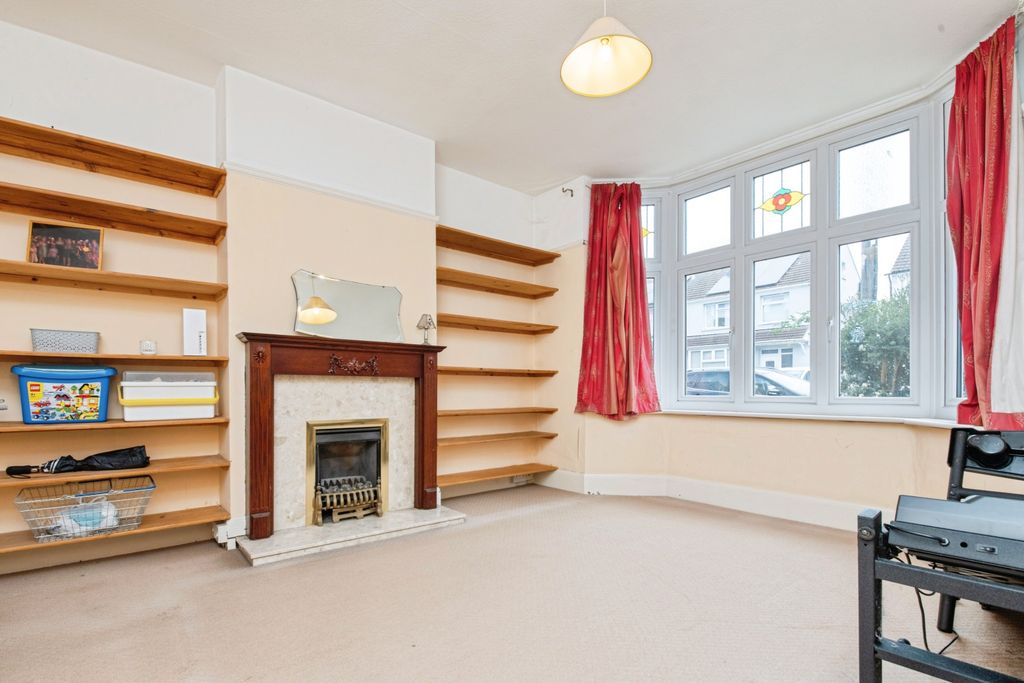 Property photo 2 of 16