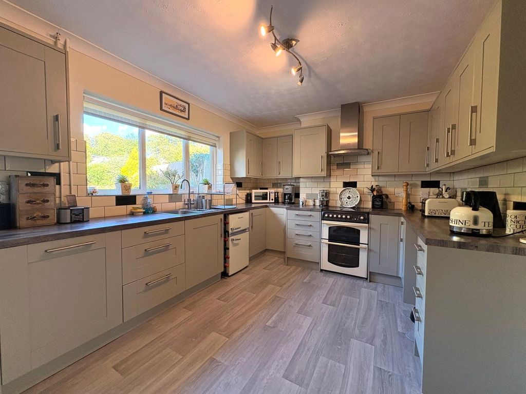 Property photo 3 of 28 Picture No. 07