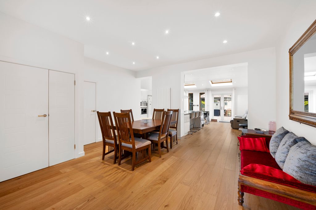 Property photo 2 of 19 Picture No. 06