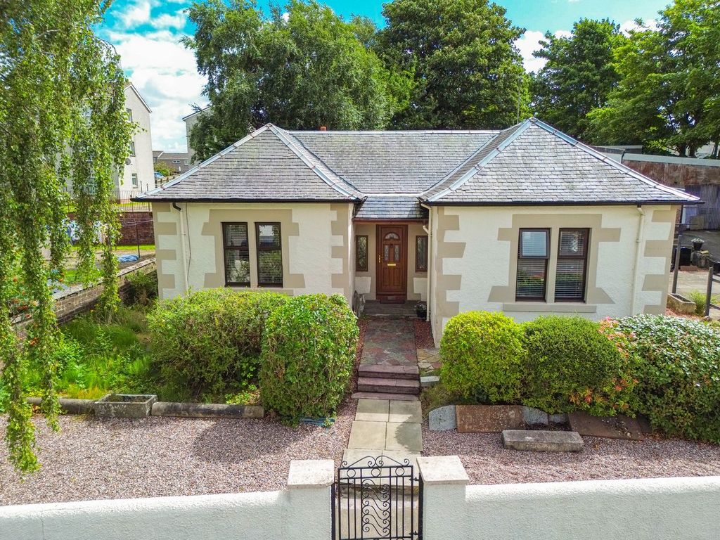 Property photo 1 of 27