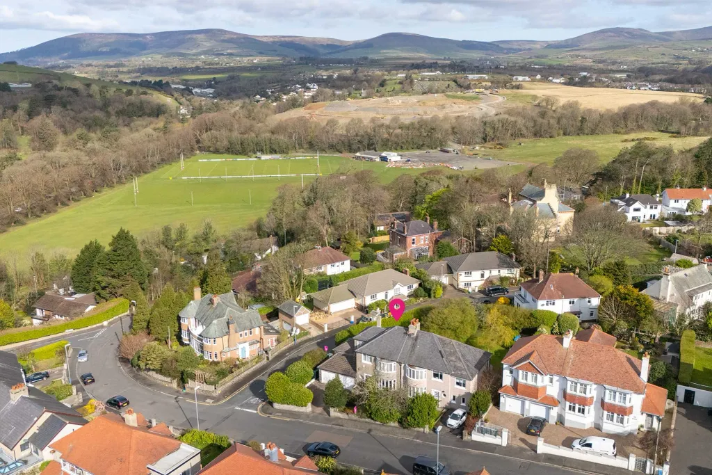 Property photo 3 of 27