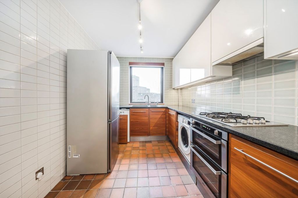 Property photo 2 of 5