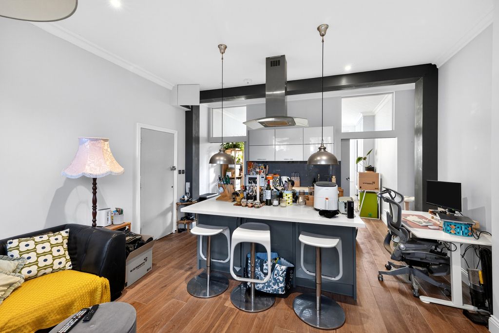 Property photo 3 of 17 Pbox-Img.Jpg