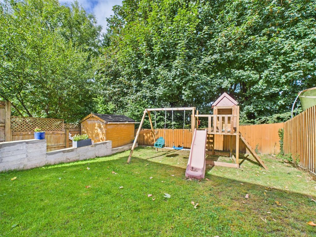 Property photo 3 of 16 Picture No. 11