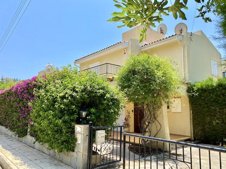 Property photo 1 of 11