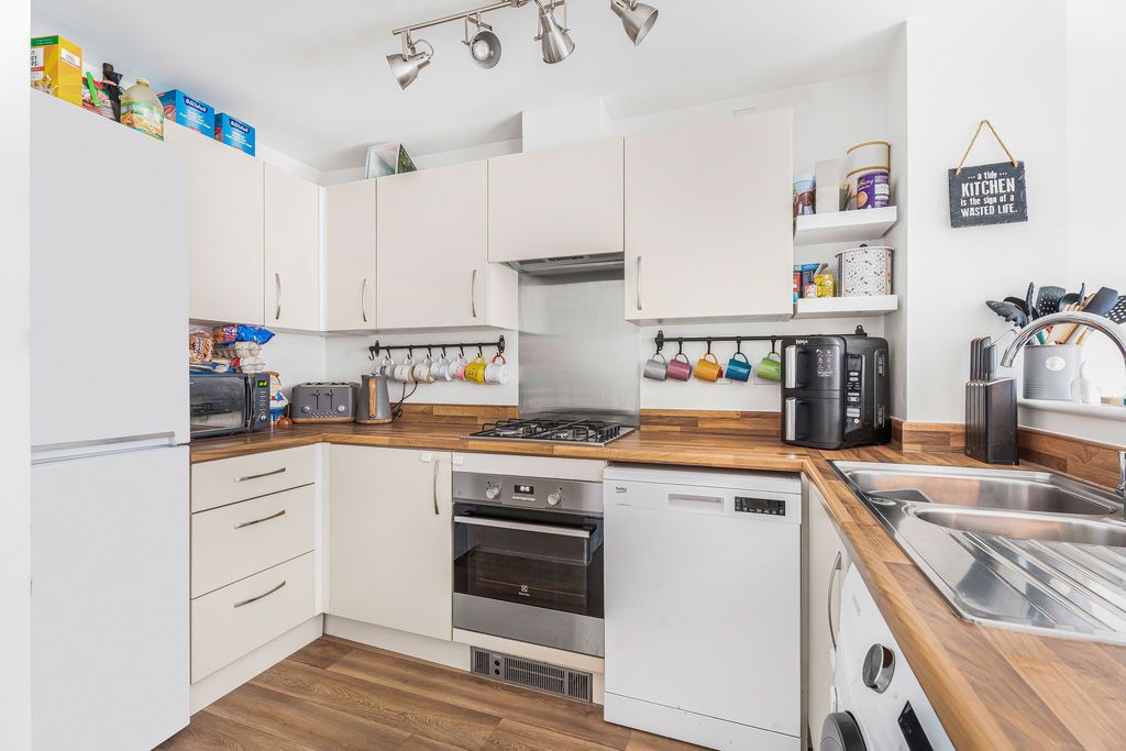 Property photo 3 of 15 Photo 4