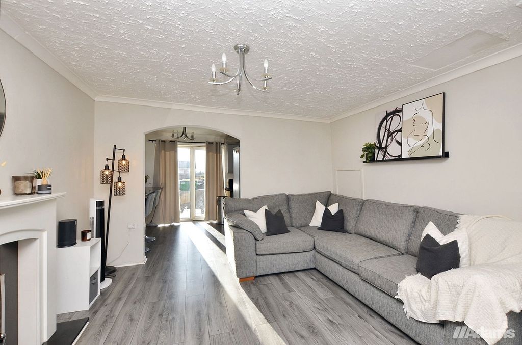 Property photo 3 of 21