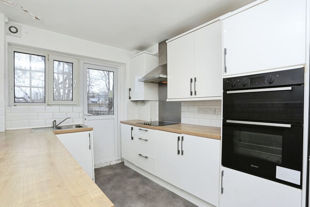 Property photo 3 of 9 Pbox-Img.Jpg