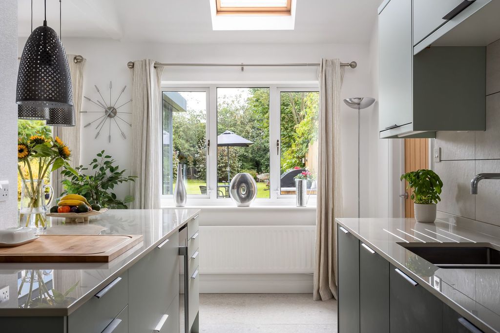 Property photo 3 of 24