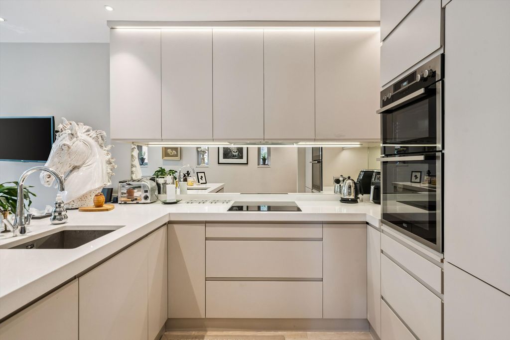 Property photo 3 of 22 Image