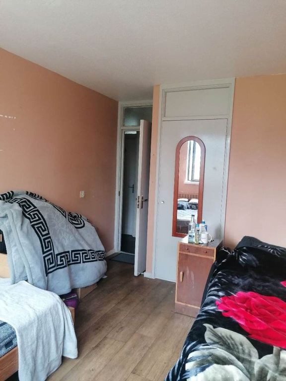 Property photo 1 of 2
