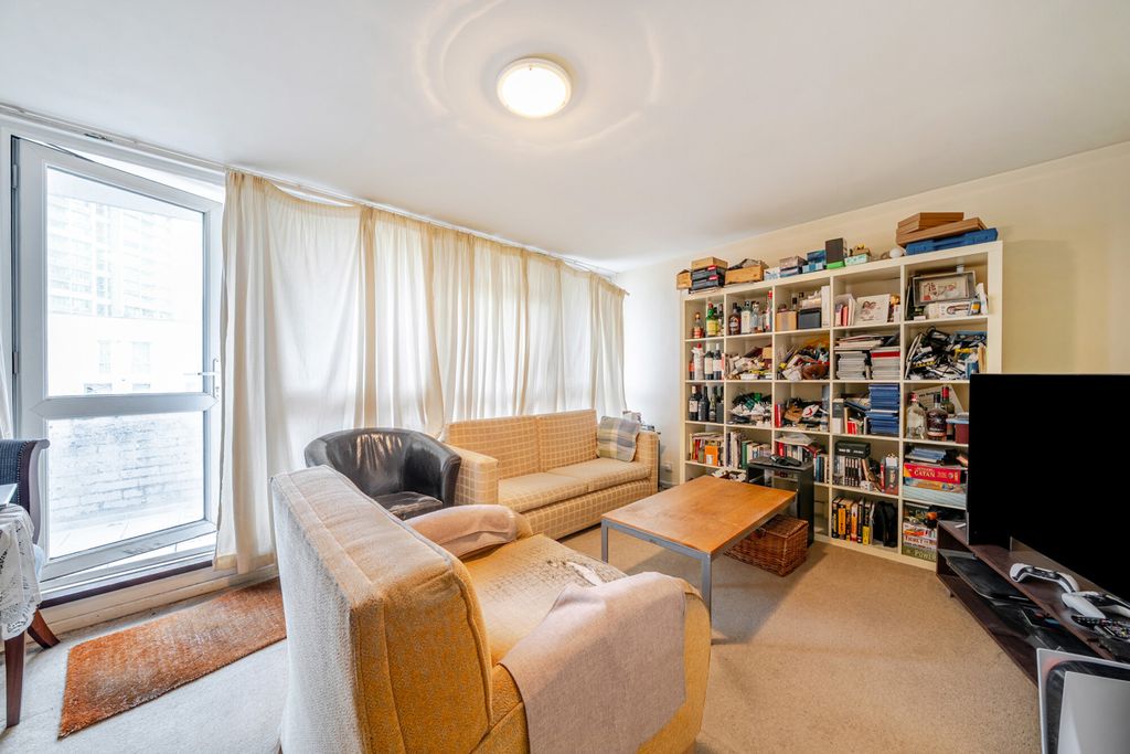 Property photo 2 of 12 1527657-13-6Ac8F4...