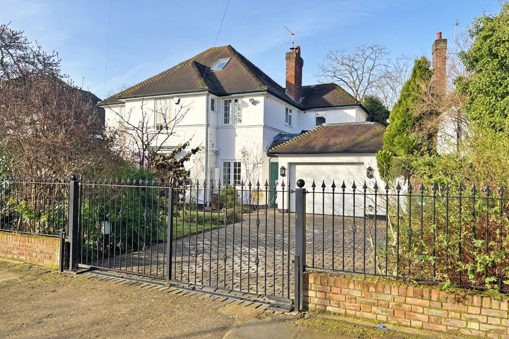 Property photo 2 of 26