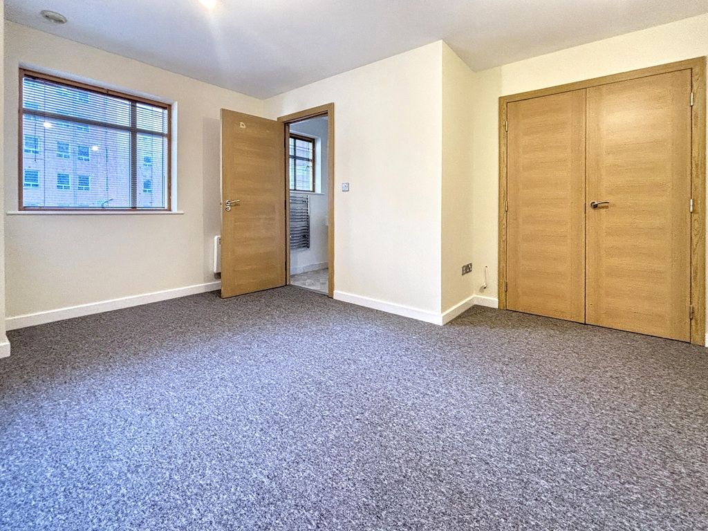 Property photo 1 of 15 Bright And Spacious Room With Ample Storage...