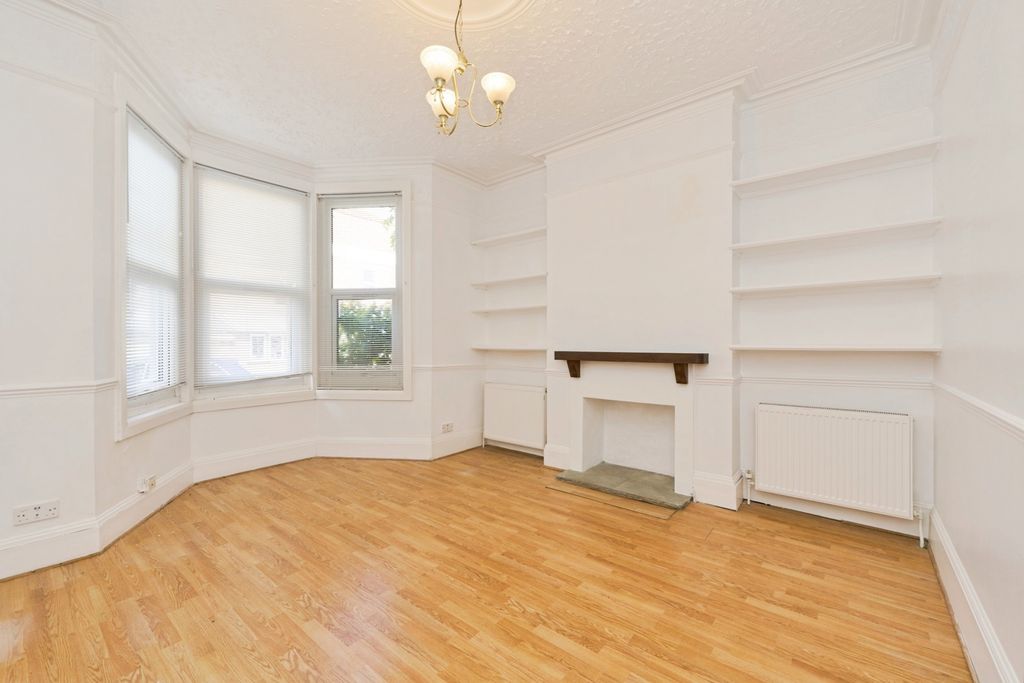 Property photo 3 of 17 Photo