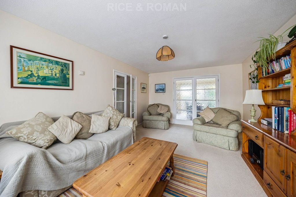 Property photo 3 of 15
