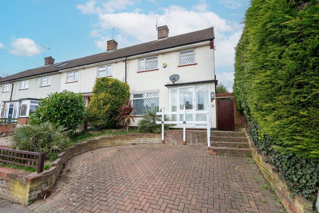 Property photo 2 of 25