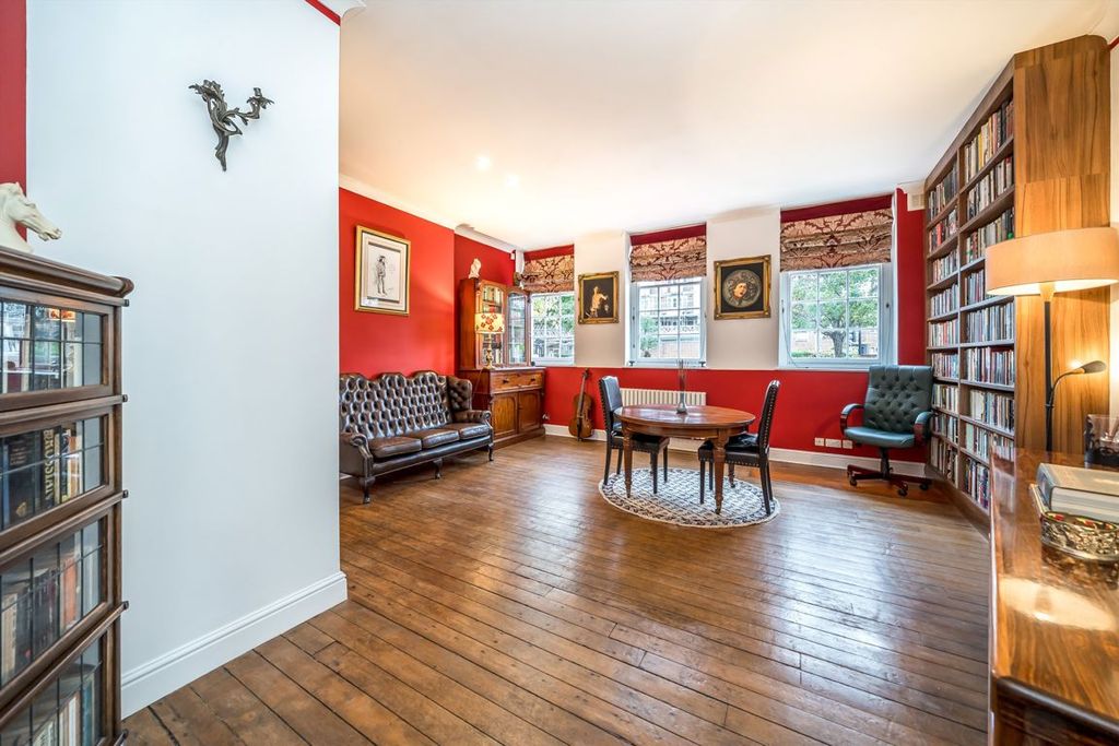 Property photo 2 of 12