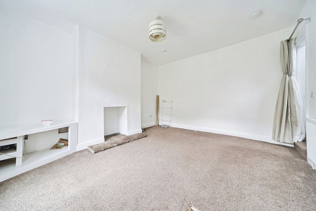 Property photo 3 of 12 Photo