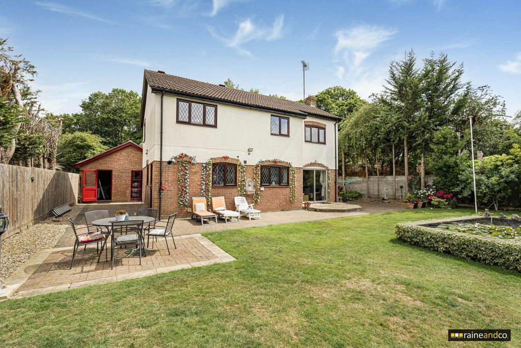 Property photo 1 of 22