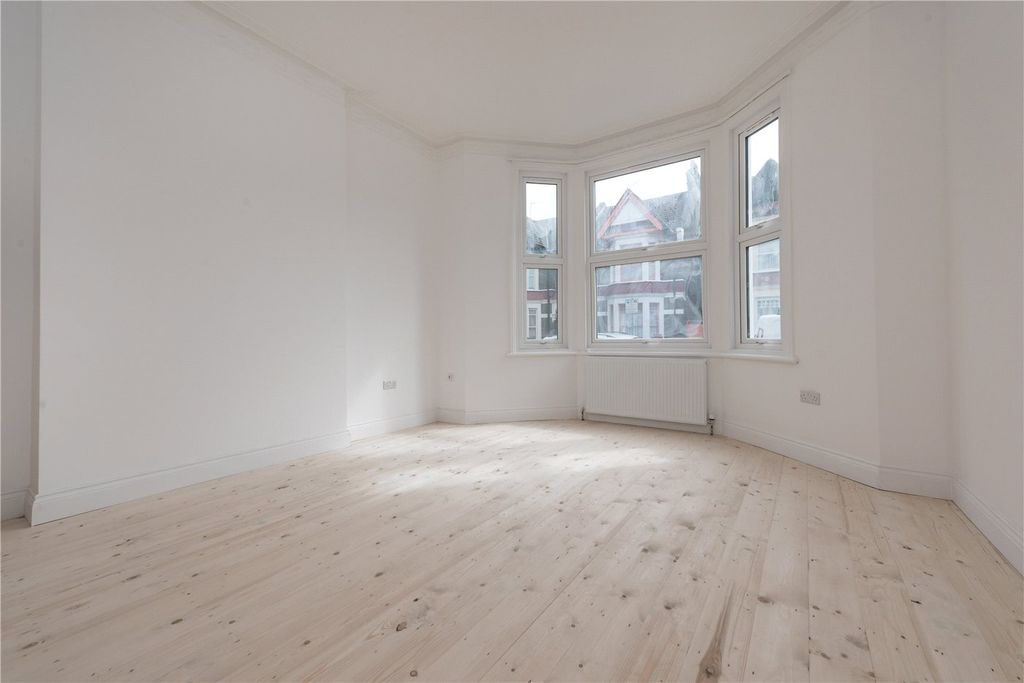 Property photo 3 of 9 Picture No. 05