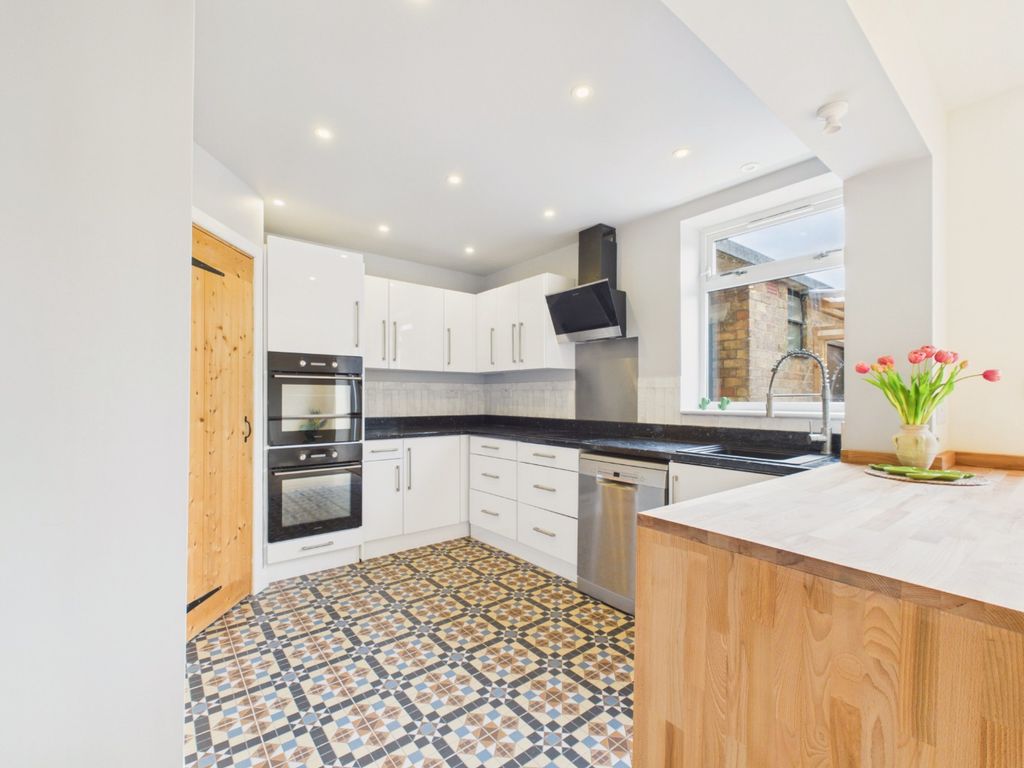 Property photo 1 of 18 5366652