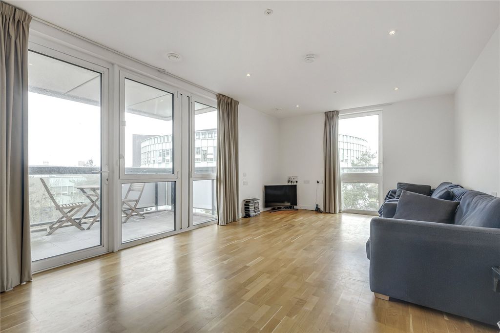 Property photo 2 of 11 Reception