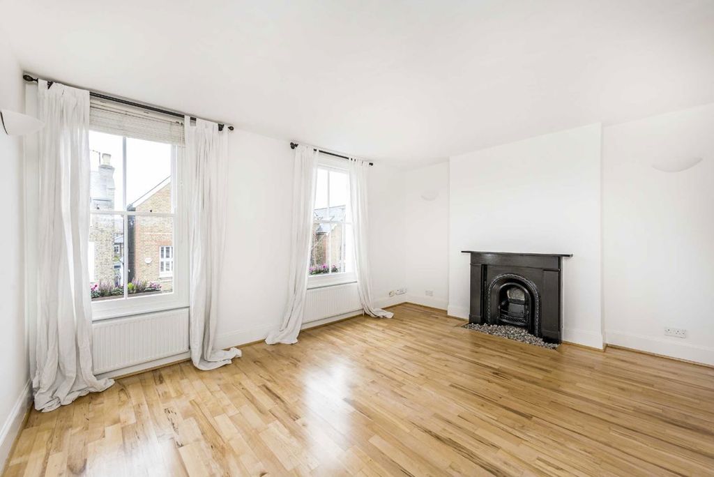 Property photo 3 of 6