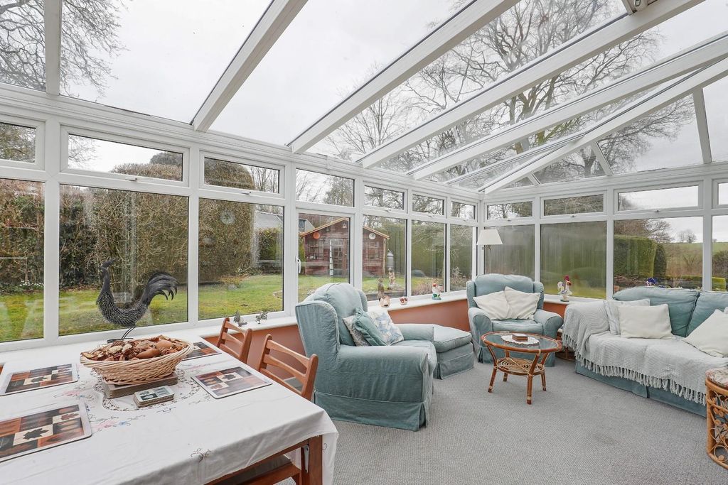 Property photo 3 of 31 Ph46_6403188.Jpg