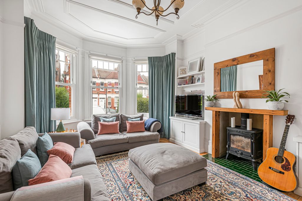 Property photo 2 of 20 Photo 02