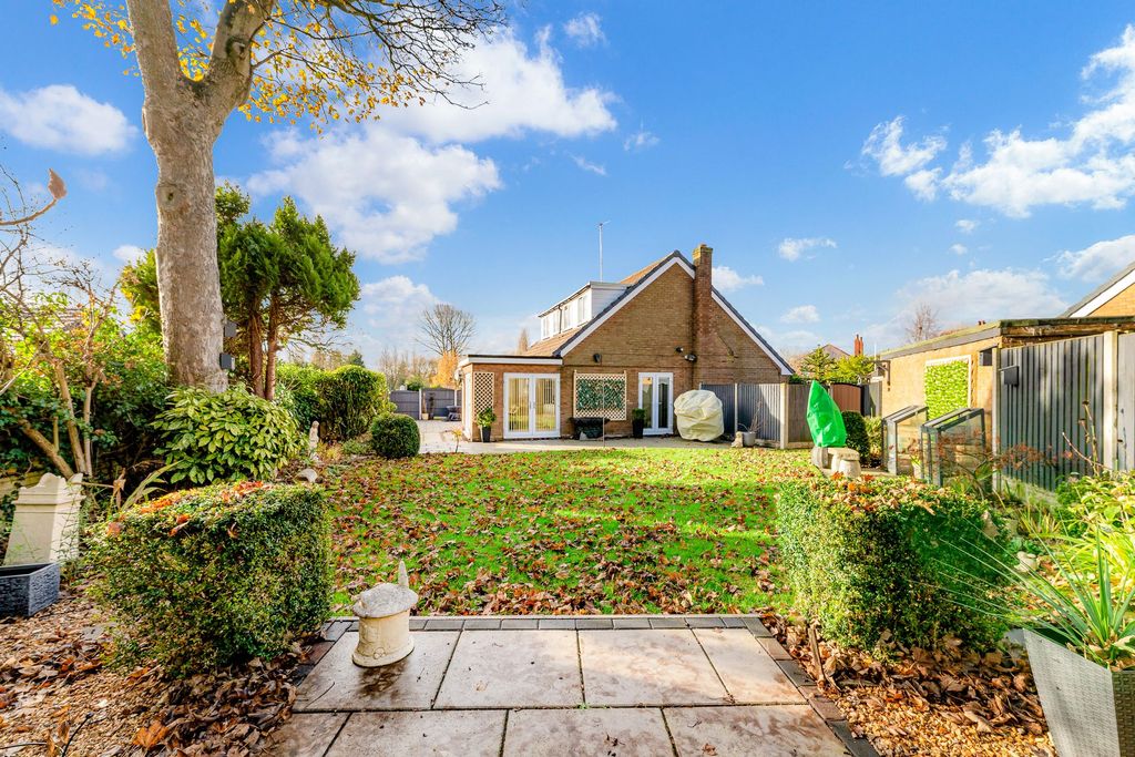 Property photo 1 of 24