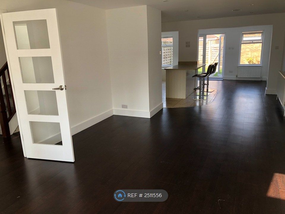 Property photo 3 of 25
