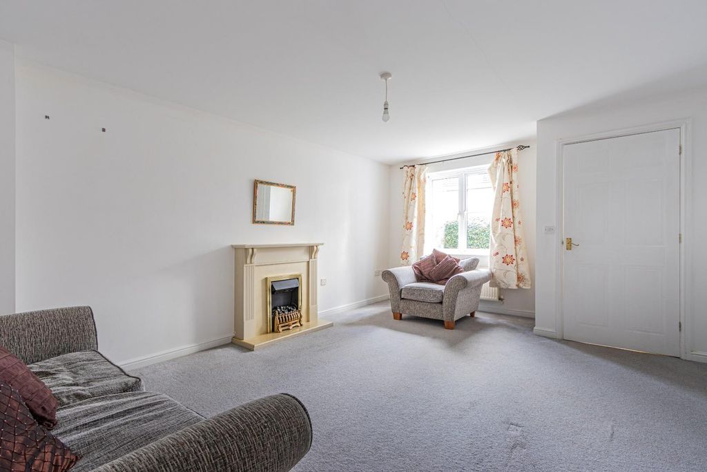 Property photo 3 of 17 Youghal Close 9-4.Jpg