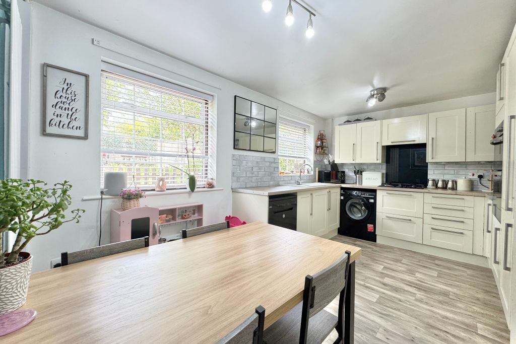 Property photo 2 of 13 Kitchen