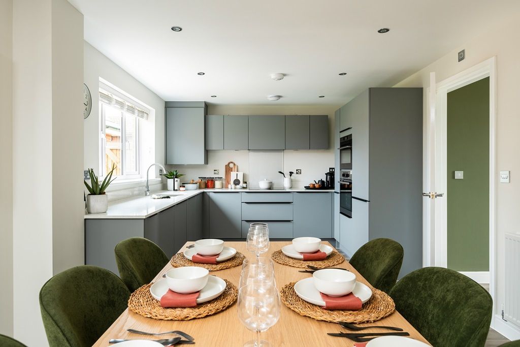 Property photo 1 of 11 A Modern &amp; Easy To Clean Kitchen