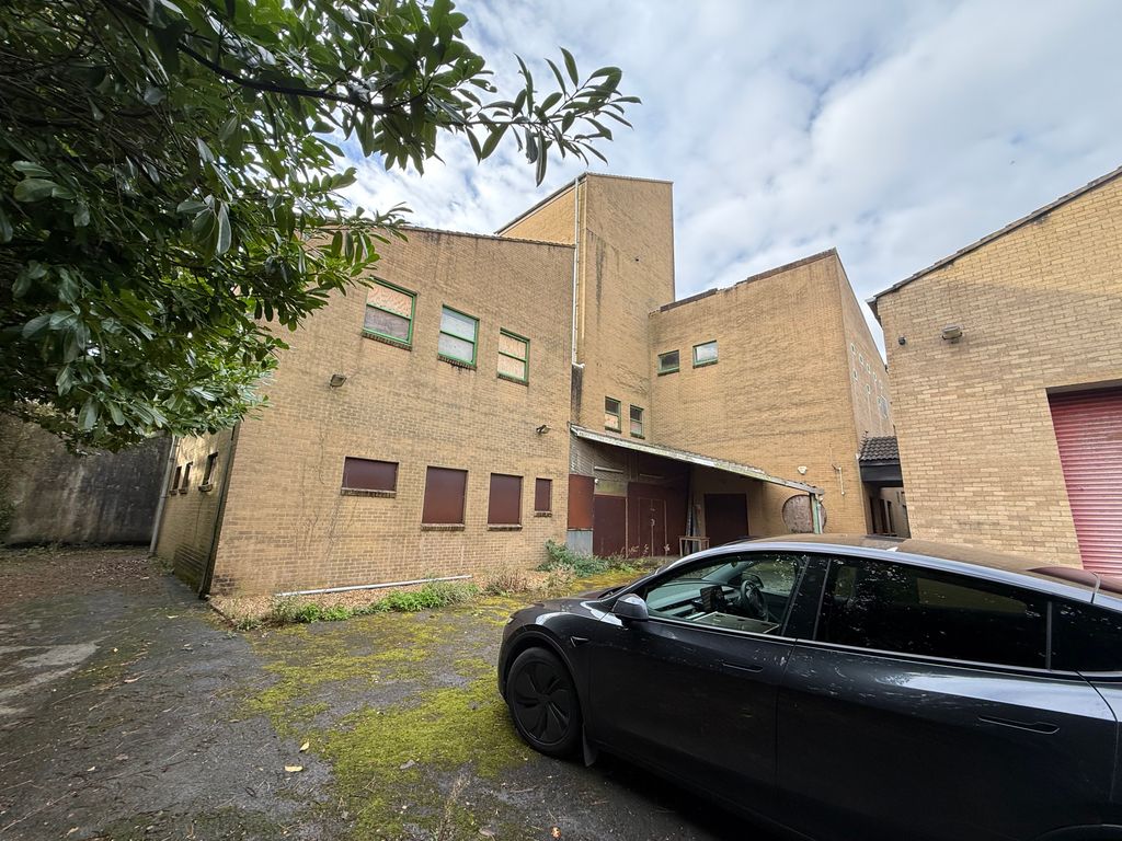 Property photo 2 of 4