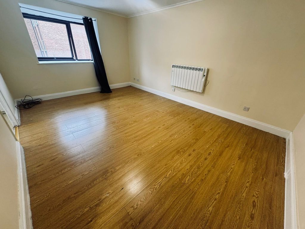 Property photo 3 of 9 Gallery