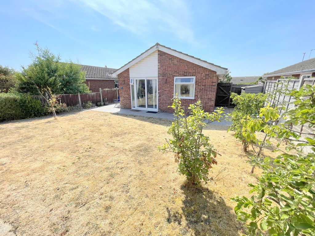 Property photo 2 of 16 Pyefleet Close